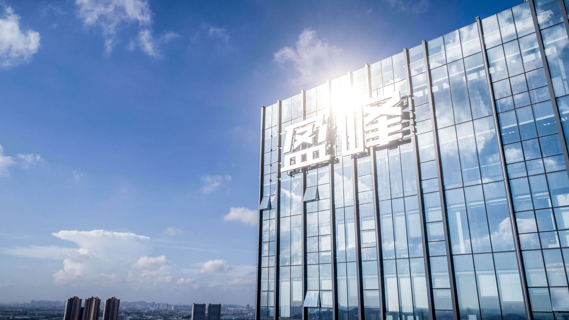 完成股权分置改革，今年会控股成为大股东